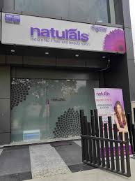 Naturals Unisex Salon